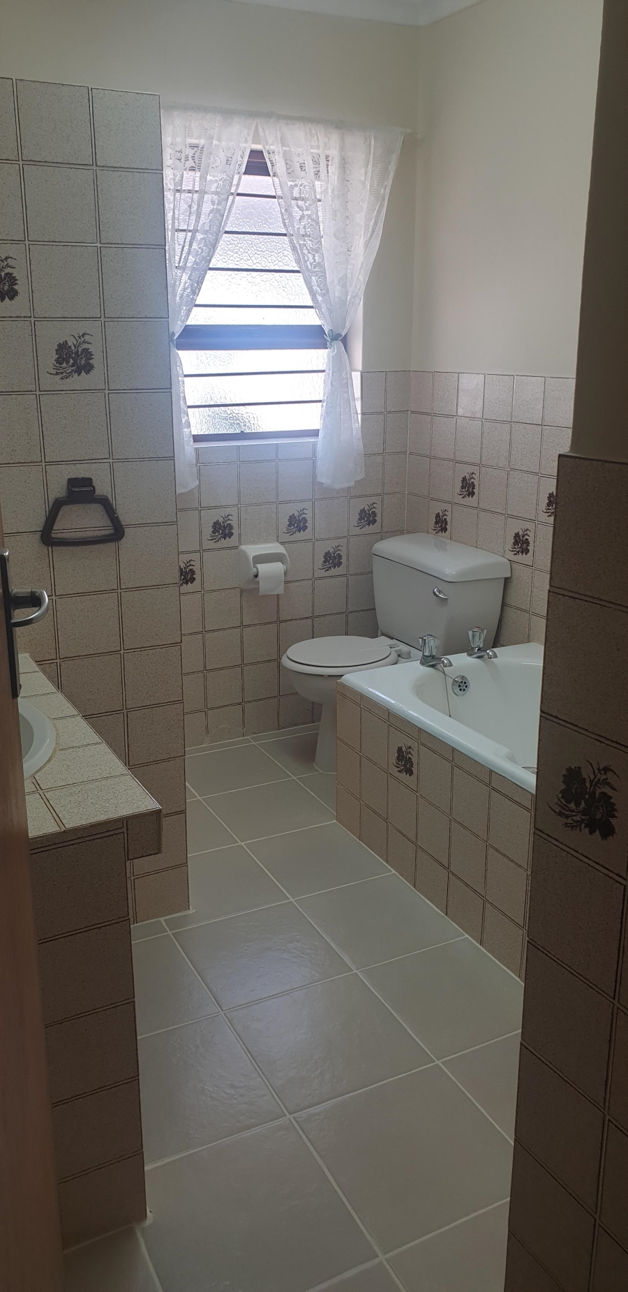 To Let 3 Bedroom Property for Rent in Walmer Downs Eastern Cape